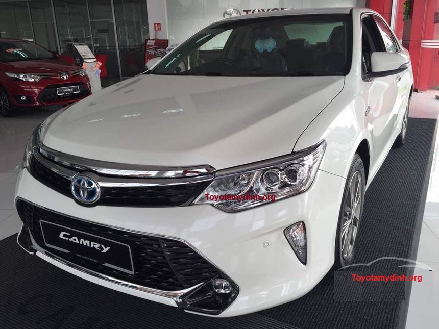 Toyota Camry 2017 ra mắt tại Việt Nam giá công bố từ 997 triệu đồng
